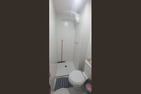 Banheiro de apartamento para alugar com 2 quartos, 33m² em Vila Nova Curuca, São Paulo