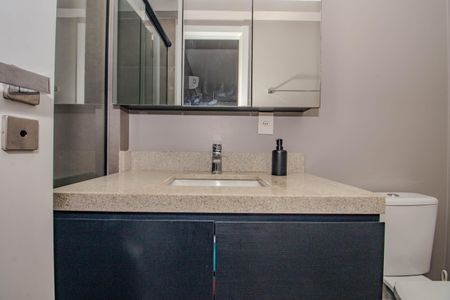 Apartamento para alugar com 76m², 2 quartos e 2 vagas Apartamento para alugar com 76m², 2 quartos e 2 vagasBanheiro da Suíte