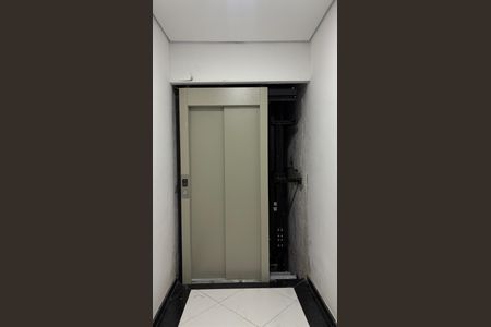 Apartamento à venda com 42m², 2 quartos e 1 vaga Apartamento à venda com 42m², 2 quartos e 1 vagaElevador