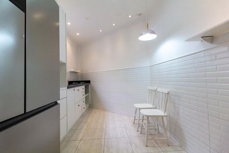 Casa à venda com 130m², 3 quartos e 2 vagas Casa à venda com 130m², 3 quartos e 2 vagasCozinha