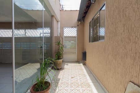 Casa à venda com 130m², 3 quartos e 2 vagas Casa à venda com 130m², 3 quartos e 2 vagasEntrada