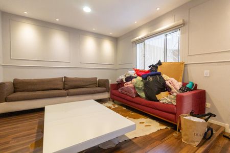 Casa à venda com 130m², 3 quartos e 2 vagas Casa à venda com 130m², 3 quartos e 2 vagasSala