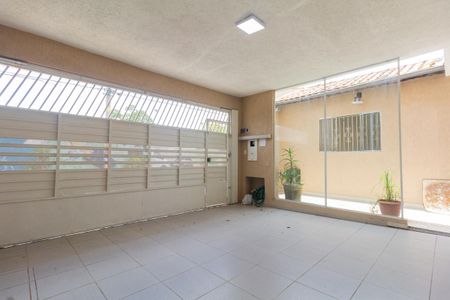 Casa à venda com 130m², 3 quartos e 2 vagas Casa à venda com 130m², 3 quartos e 2 vagasGaragem