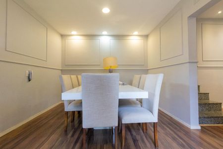 Casa à venda com 130m², 3 quartos e 2 vagas Casa à venda com 130m², 3 quartos e 2 vagasSala de Jantar