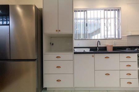 Casa à venda com 130m², 3 quartos e 2 vagas Casa à venda com 130m², 3 quartos e 2 vagasCozinha