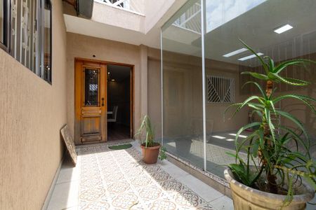 Casa à venda com 130m², 3 quartos e 2 vagas Casa à venda com 130m², 3 quartos e 2 vagasEntrada