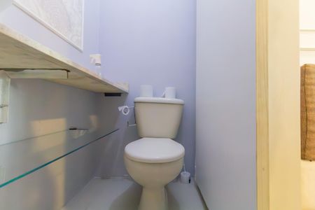 Casa à venda com 130m², 3 quartos e 2 vagas Casa à venda com 130m², 3 quartos e 2 vagasLavabo