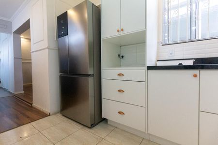 Casa à venda com 130m², 3 quartos e 2 vagas Casa à venda com 130m², 3 quartos e 2 vagasCozinha