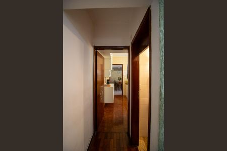 Casa à venda com 137m², 3 quartos e 2 vagas Casa à venda com 137m², 3 quartos e 2 vagasCorredor