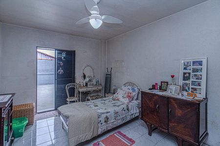Casa à venda com 160m², 4 quartos e 2 vagas Casa à venda com 160m², 4 quartos e 2 vagassuíte_1
