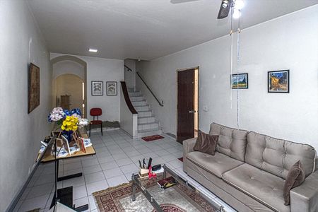 Casa à venda com 160m², 4 quartos e 2 vagas Casa à venda com 160m², 4 quartos e 2 vagassala_4