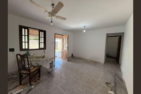 Casa à venda com 2 quartos, 113m² em Serra Grande, Niterói