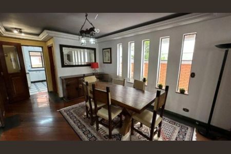 Casa à venda com 3 quartos, 230m² em Vila Carrão, São Paulo