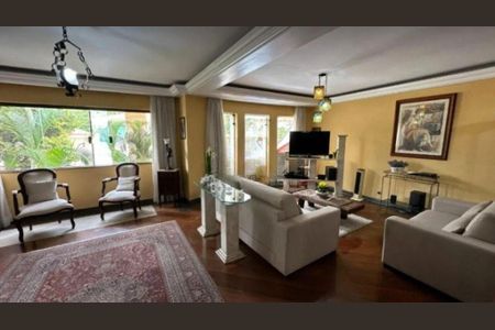 Casa à venda com 3 quartos, 230m² em Vila Carrão, São Paulo