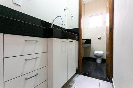 Casa à venda com 206m², 4 quartos e 2 vagasLavabo