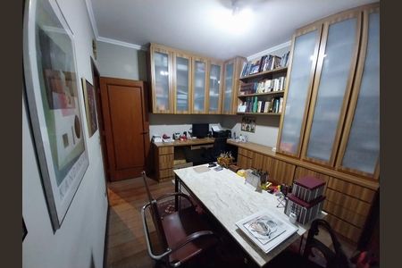 Casa à venda com 4 quartos, 429m² em Jardim Leonor, São Paulo