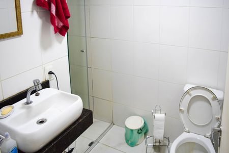 Apartamento à venda com 57m², 2 quartos e 1 vaga Apartamento à venda com 57m², 2 quartos e 1 vagaBanheiro