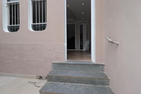 Casa à venda com 108m², 3 quartos e 2 vagasEntrada