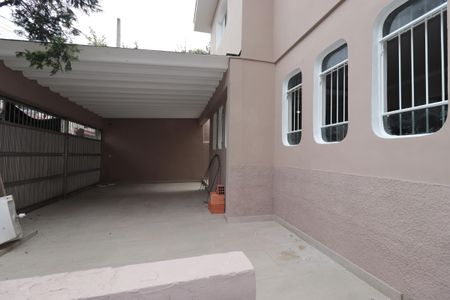 Casa à venda com 108m², 3 quartos e 2 vagasQuintal