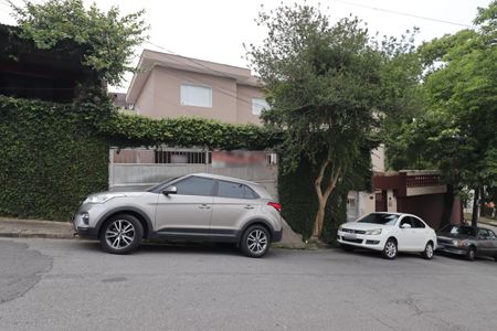 Casa à venda com 108m², 3 quartos e 2 vagasFachada