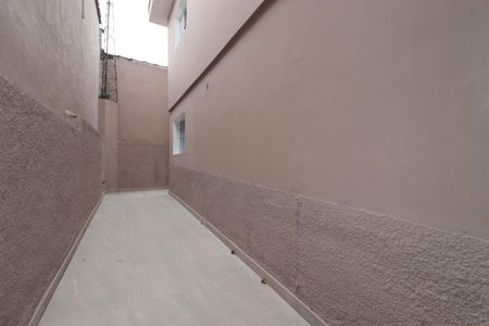 Casa à venda com 108m², 3 quartos e 2 vagasCorredor externo