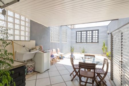 Apartamento à venda com 140m², 3 quartos e 1 vaga Apartamento à venda com 140m², 3 quartos e 1 vagaTerraço