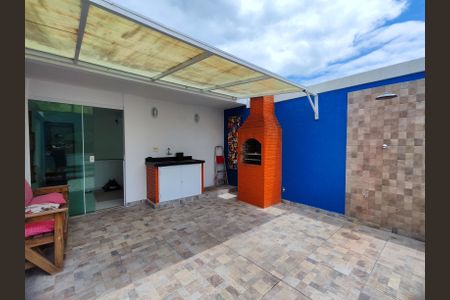 Casa de condomínio à venda com 320m², 4 quartos e 1 vagaTerraço