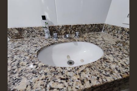 Casa de condomínio à venda com 320m², 4 quartos e 1 vagaBanheiro da Suíte 4