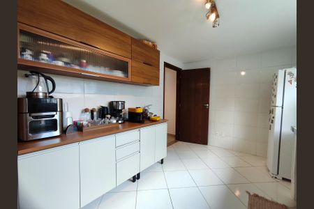 Casa de condomínio à venda com 320m², 4 quartos e 1 vagaCozinha