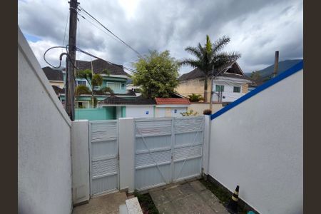 Casa de condomínio à venda com 320m², 4 quartos e 1 vagaEntrada