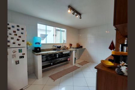 Casa de condomínio à venda com 320m², 4 quartos e 1 vagaCozinha