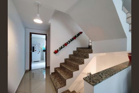 Sala de casa de condomínio para alugar com 4 quartos, 320m² em Vargem Grande, Rio de Janeiro