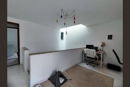 Casa de condomínio à venda com 320m², 4 quartos e 1 vagaTerraço
