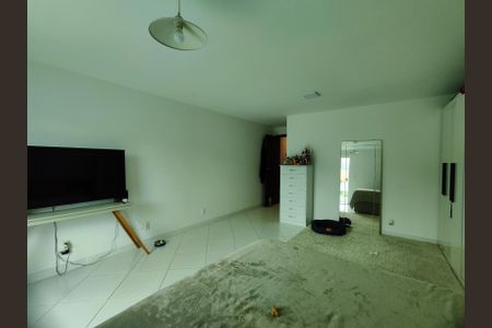 Casa de condomínio à venda com 320m², 4 quartos e 1 vagaSuíte 1