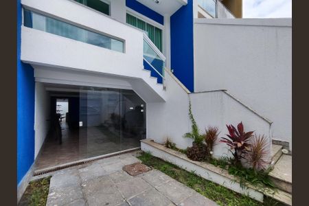 Casa de condomínio à venda com 320m², 4 quartos e 1 vagaGaragem