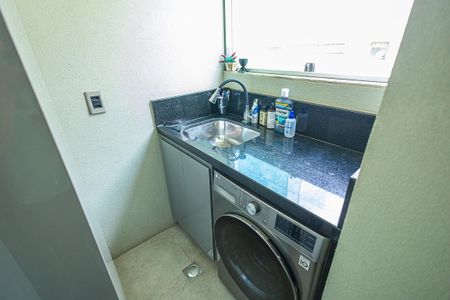 area de serviço de apartamento à venda com 2 quartos, 70m² em Castelo, Belo Horizonte