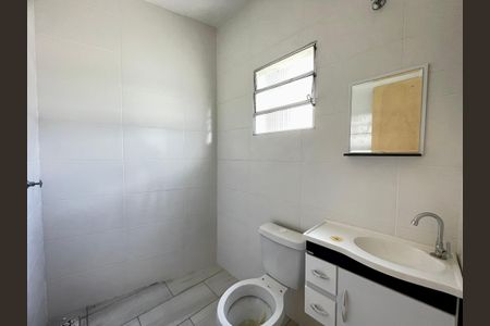 Banheiro de kitnet/studio para alugar com 1 quarto, 50m² em Vila Sao Rafael, Guarulhos
