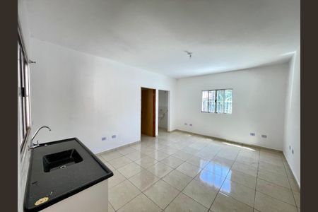 Sala cozinha de kitnet/studio para alugar com 1 quarto, 50m² em Vila Sao Rafael, Guarulhos
