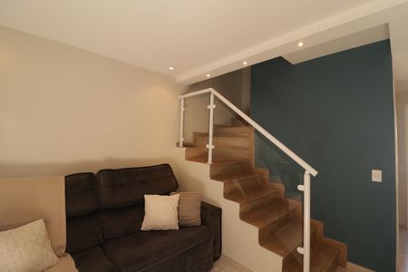 Sala de casa de condomínio à venda com 2 quartos, 80m² em Jardim Colonia, Jundiaí