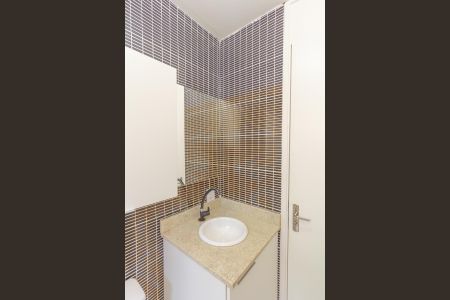 Apartamento à venda com 70m², 2 quartos e 1 vaga Apartamento à venda com 70m², 2 quartos e 1 vagaBanheiro