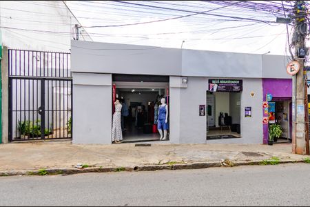 Casa para alugar com 460m², 2 quartos e sem vagaFachada + Lojas