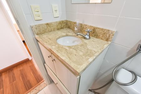 Apartamento à venda com 65m², 3 quartos e 2 vagas Apartamento à venda com 65m², 3 quartos e 2 vagasBanheiro social