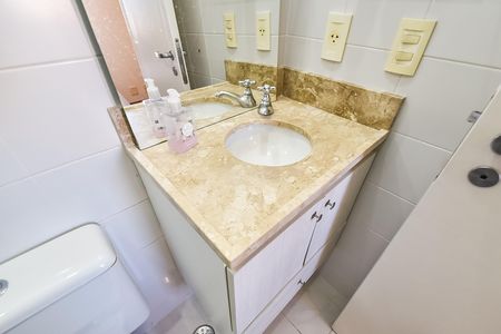 Apartamento à venda com 65m², 3 quartos e 2 vagas Apartamento à venda com 65m², 3 quartos e 2 vagasBanheiro da suíte