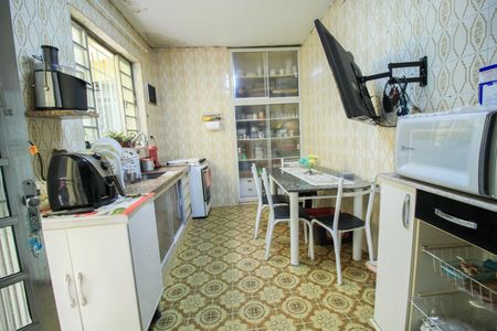 Casa à venda com 100m², 3 quartos e 2 vagas