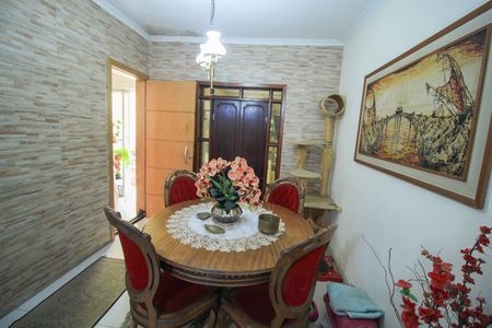 Casa à venda com 100m², 3 quartos e 2 vagas