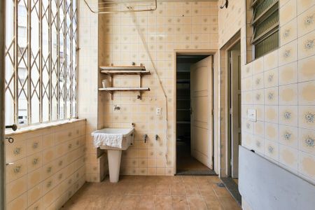 Apartamento para alugar com 121m², 3 quartos e 1 vagaÁrea de Serviço 