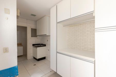 Casa à venda com 230m², 3 quartos e 2 vagas Casa à venda com 230m², 3 quartos e 2 vagasLavanderia