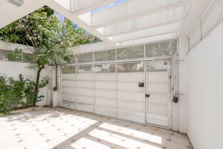 Casa à venda com 230m², 3 quartos e 2 vagas Casa à venda com 230m², 3 quartos e 2 vagasGaragem