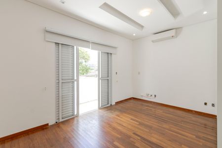 Casa à venda com 230m², 3 quartos e 2 vagas Casa à venda com 230m², 3 quartos e 2 vagasSuíte 3