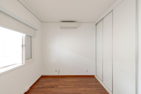 Casa à venda com 230m², 3 quartos e 2 vagas
